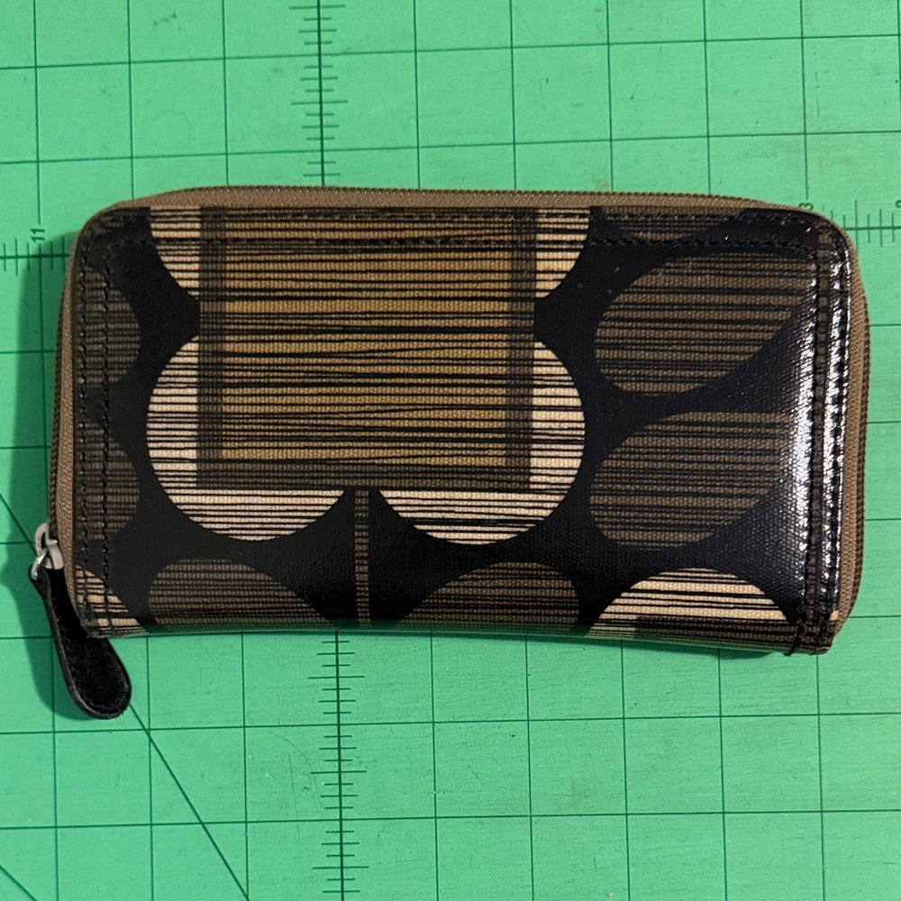 Orla Kiely brown black floral Wallet